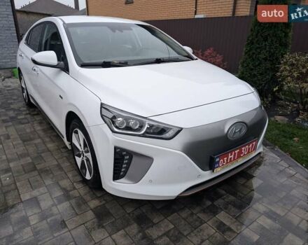 Белый Хендай Ioniq, объемом двигателя 0 л и пробегом 138 тыс. км за 12800 $, фото 10 на Automoto.ua