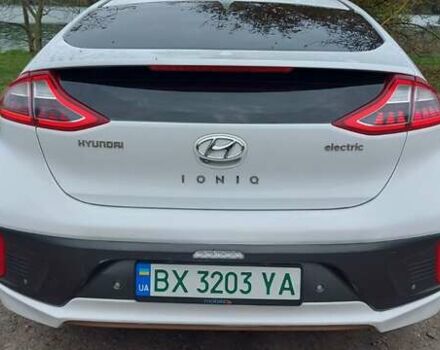 Хендай Ioniq 2016 у Хмельницькому на Automoto.ua Білий Хендай Ioniq, об'ємом двигуна 0 л та пробігом 230 тис. км за 12800 $, фото 8 на Automoto.ua