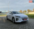 Белый Хендай Ioniq, объемом двигателя 0 л и пробегом 115 тыс. км за 12000 $, фото 2 на Automoto.ua