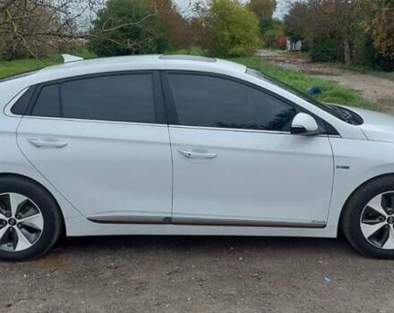 Хендай Ioniq 2016 у Хмельницькому на Automoto.ua Білий Хендай Ioniq, об'ємом двигуна 0 л та пробігом 230 тис. км за 12800 $, фото 19 на Automoto.ua