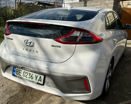 Белый Хендай Ioniq, объемом двигателя 0 л и пробегом 131 тыс. км за 16600 $, фото 1 на Automoto.ua