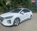 Белый Хендай Ioniq, объемом двигателя 0 л и пробегом 160 тыс. км за 11900 $, фото 1 на Automoto.ua
