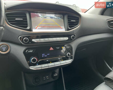 Белый Хендай Ioniq, объемом двигателя 0 л и пробегом 158 тыс. км за 13200 $, фото 30 на Automoto.ua