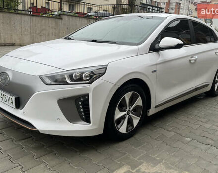 Белый Хендай Ioniq, объемом двигателя 0 л и пробегом 158 тыс. км за 13200 $, фото 5 на Automoto.ua
