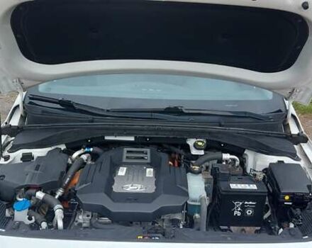 Хендай Ioniq 2016 у Хмельницькому на Automoto.ua Білий Хендай Ioniq, об'ємом двигуна 0 л та пробігом 230 тис. км за 12800 $, фото 5 на Automoto.ua