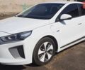 Белый Хендай Ioniq, объемом двигателя 0 л и пробегом 63 тыс. км за 13000 $, фото 1 на Automoto.ua