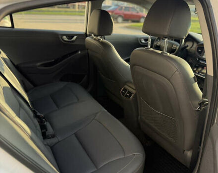 Белый Хендай Ioniq, объемом двигателя 0 л и пробегом 115 тыс. км за 12000 $, фото 10 на Automoto.ua