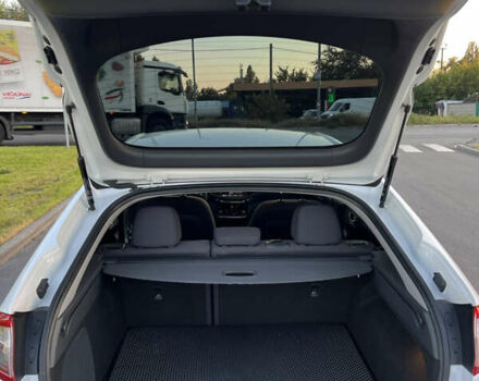 Белый Хендай Ioniq, объемом двигателя 0 л и пробегом 97 тыс. км за 12900 $, фото 22 на Automoto.ua