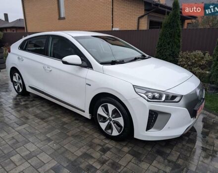 Белый Хендай Ioniq, объемом двигателя 0 л и пробегом 138 тыс. км за 12800 $, фото 1 на Automoto.ua