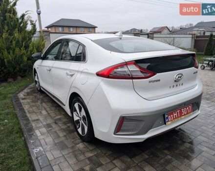 Белый Хендай Ioniq, объемом двигателя 0 л и пробегом 138 тыс. км за 12800 $, фото 7 на Automoto.ua