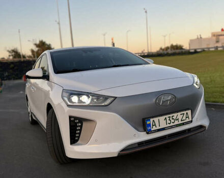 Белый Хендай Ioniq, объемом двигателя 0 л и пробегом 97 тыс. км за 12900 $, фото 15 на Automoto.ua