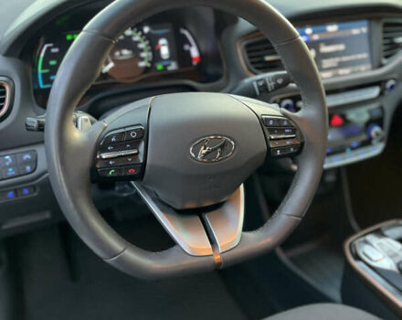 Белый Хендай Ioniq, объемом двигателя 0 л и пробегом 97 тыс. км за 12900 $, фото 17 на Automoto.ua