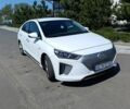 Белый Хендай Ioniq, объемом двигателя 0 л и пробегом 170 тыс. км за 12500 $, фото 1 на Automoto.ua