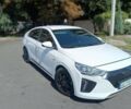 Белый Хендай Ioniq, объемом двигателя 0 л и пробегом 106 тыс. км за 13599 $, фото 1 на Automoto.ua