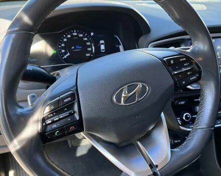 Білий Хендай Ioniq, об'ємом двигуна 0 л та пробігом 110 тис. км за 12200 $, фото 10 на Automoto.ua