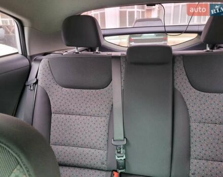 Білий Хендай Ioniq, об'ємом двигуна 0 л та пробігом 71 тис. км за 12200 $, фото 4 на Automoto.ua
