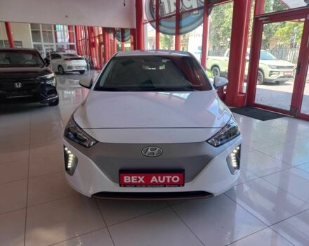 Білий Хендай Ioniq, об'ємом двигуна 0 л та пробігом 6 тис. км за 13500 $, фото 1 на Automoto.ua