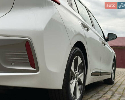 Білий Хендай Ioniq, об'ємом двигуна 0 л та пробігом 117 тис. км за 11900 $, фото 11 на Automoto.ua