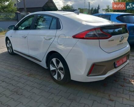 Білий Хендай Ioniq, об'ємом двигуна 0 л та пробігом 105 тис. км за 13700 $, фото 6 на Automoto.ua