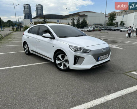 Белый Хендай Ioniq, объемом двигателя 0 л и пробегом 165 тыс. км за 12000 $, фото 2 на Automoto.ua