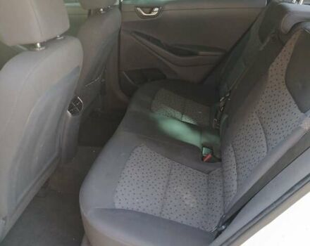 Білий Хендай Ioniq, об'ємом двигуна 0 л та пробігом 200 тис. км за 11500 $, фото 12 на Automoto.ua