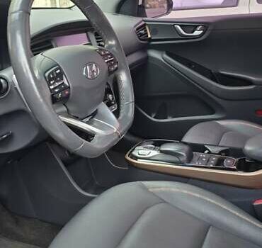 Хендай Ioniq 2017 в Кривом Роге на Automoto.ua Белый Хендай Ioniq, объемом двигателя 0 л и пробегом 69 тыс. км за 15900 $, фото 18 на Automoto.ua