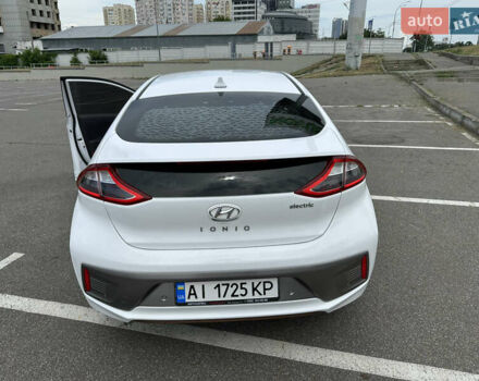Белый Хендай Ioniq, объемом двигателя 0 л и пробегом 165 тыс. км за 12000 $, фото 9 на Automoto.ua