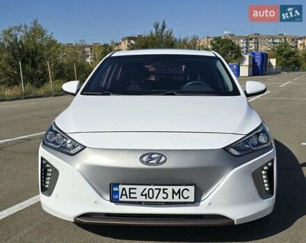 Хендай Ioniq 2017 в Кривом Роге на Automoto.ua Белый Хендай Ioniq, объемом двигателя 0 л и пробегом 69 тыс. км за 15900 $, фото 3 на Automoto.ua