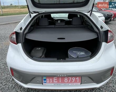 Білий Хендай Ioniq, об'ємом двигуна 0 л та пробігом 96 тис. км за 12599 $, фото 19 на Automoto.ua