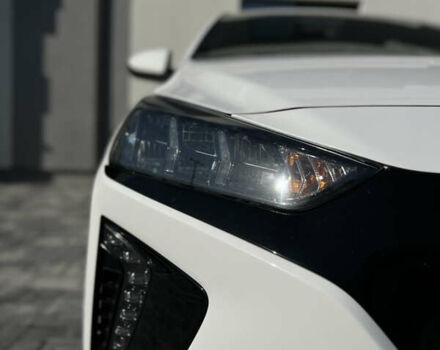 Белый Хендай Ioniq, объемом двигателя 0 л и пробегом 150 тыс. км за 11900 $, фото 17 на Automoto.ua