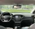 Белый Хендай Ioniq, объемом двигателя 0 л и пробегом 102 тыс. км за 13000 $, фото 16 на Automoto.ua