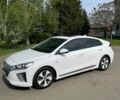 Белый Хендай Ioniq, объемом двигателя 0 л и пробегом 102 тыс. км за 13000 $, фото 1 на Automoto.ua