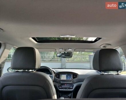 Білий Хендай Ioniq, об'ємом двигуна 0 л та пробігом 105 тис. км за 13700 $, фото 15 на Automoto.ua