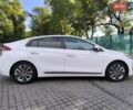 Хендай Ioniq 2017 в Одессе на Automoto.ua Белый Хендай Ioniq, объемом двигателя 1.6 л и пробегом 92 тыс. км за 12888 $, фото 12 на Automoto.ua