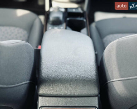 Белый Хендай Ioniq, объемом двигателя 0 л и пробегом 186 тыс. км за 12500 $, фото 49 на Automoto.ua