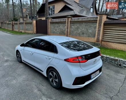 Білий Хендай Ioniq, об'ємом двигуна 1.58 л та пробігом 144 тис. км за 14500 $, фото 10 на Automoto.ua