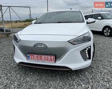 Білий Хендай Ioniq, об'ємом двигуна 0 л та пробігом 96 тис. км за 12599 $, фото 3 на Automoto.ua