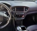 Хендай Ioniq 2017 в Кривом Роге на Automoto.ua Белый Хендай Ioniq, объемом двигателя 0 л и пробегом 69 тыс. км за 15900 $, фото 23 на Automoto.ua