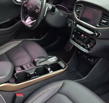 Хендай Ioniq 2017 в Кривом Роге на Automoto.ua Белый Хендай Ioniq, объемом двигателя 0 л и пробегом 69 тыс. км за 15900 $, фото 10 на Automoto.ua