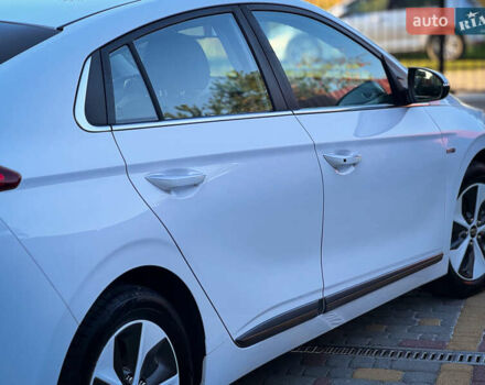 Білий Хендай Ioniq, об'ємом двигуна 0 л та пробігом 165 тис. км за 11900 $, фото 43 на Automoto.ua