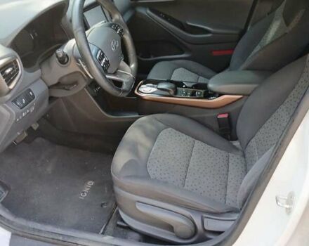 Білий Хендай Ioniq, об'ємом двигуна 0 л та пробігом 200 тис. км за 11500 $, фото 11 на Automoto.ua