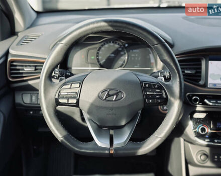 Белый Хендай Ioniq, объемом двигателя 0 л и пробегом 186 тыс. км за 12500 $, фото 38 на Automoto.ua