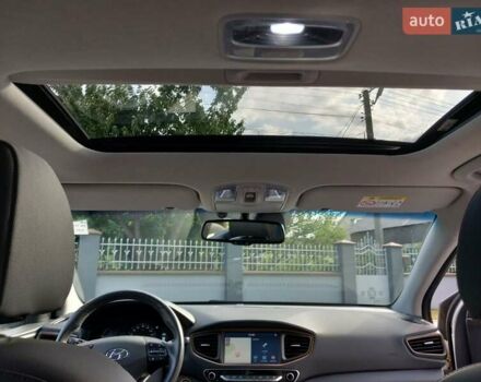 Білий Хендай Ioniq, об'ємом двигуна 0 л та пробігом 105 тис. км за 13700 $, фото 10 на Automoto.ua
