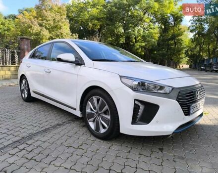 Хендай Ioniq 2017 в Одессе на Automoto.ua Белый Хендай Ioniq, объемом двигателя 1.6 л и пробегом 92 тыс. км за 12888 $, фото 15 на Automoto.ua