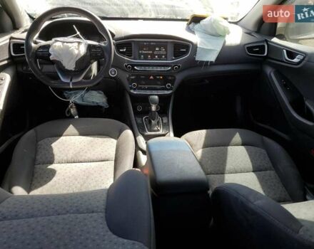 Білий Хендай Ioniq, об'ємом двигуна 1.58 л та пробігом 253 тис. км за 1700 $, фото 7 на Automoto.ua