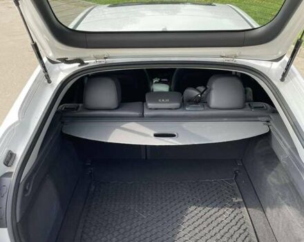 Белый Хендай Ioniq, объемом двигателя 0 л и пробегом 102 тыс. км за 13000 $, фото 25 на Automoto.ua