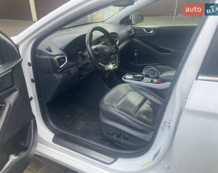 Білий Хендай Ioniq, об'ємом двигуна 0 л та пробігом 198 тис. км за 8800 $, фото 10 на Automoto.ua