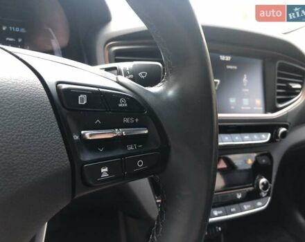 Белый Хендай Ioniq, объемом двигателя 0 л и пробегом 94 тыс. км за 18999 $, фото 6 на Automoto.ua