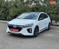 Белый Хендай Ioniq, объемом двигателя 0 л и пробегом 147 тыс. км за 11900 $, фото 1 на Automoto.ua