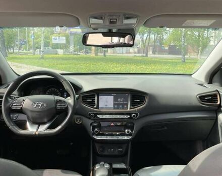 Белый Хендай Ioniq, объемом двигателя 0 л и пробегом 102 тыс. км за 13000 $, фото 32 на Automoto.ua